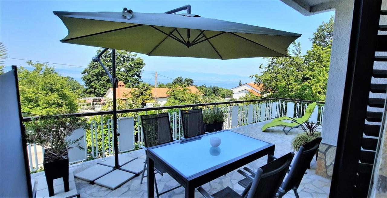 Apartments Martina Njivice Ngoại thất bức ảnh