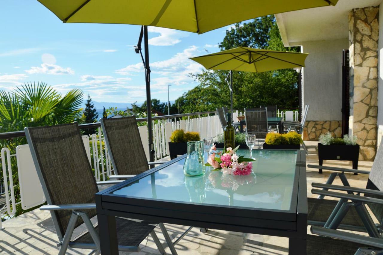 Apartments Martina Njivice Ngoại thất bức ảnh